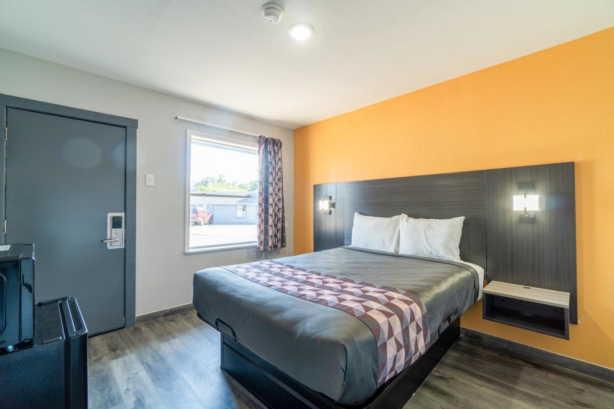 Royal Inn By Oyo Stephenville Esterno foto